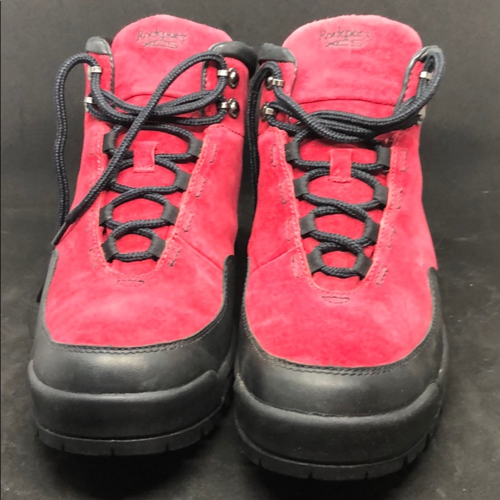 Woman’s Boots - Picture 2 of 7